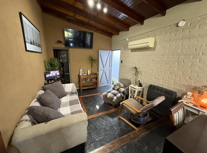 Casa · 83m² · 3 Ambientes · 1 Cochera