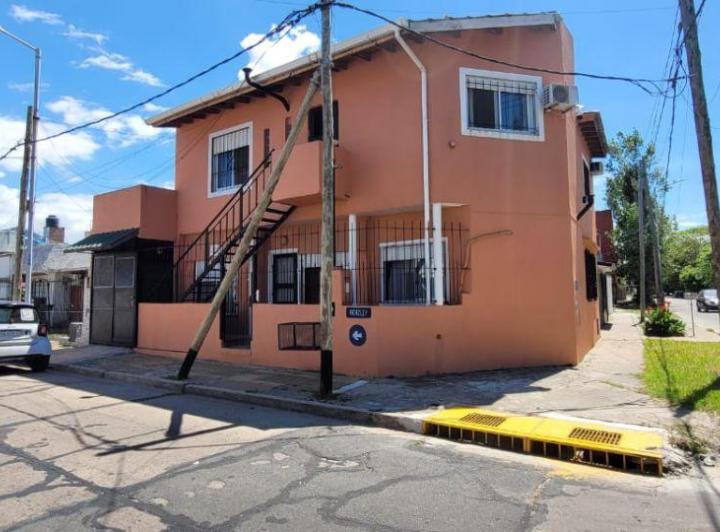 Casa · 115m² · 7 Ambientes · 2 Cocheras