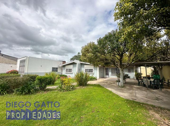 Casa · 140m² · 6 Ambientes · 1 Cochera
