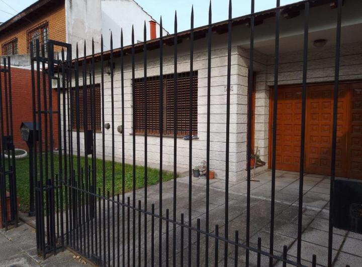 Casa · 140m² · 2 Ambientes · 1 Cochera