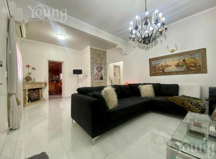 Casa · 246m² · 4 Ambientes · 3 Cocheras