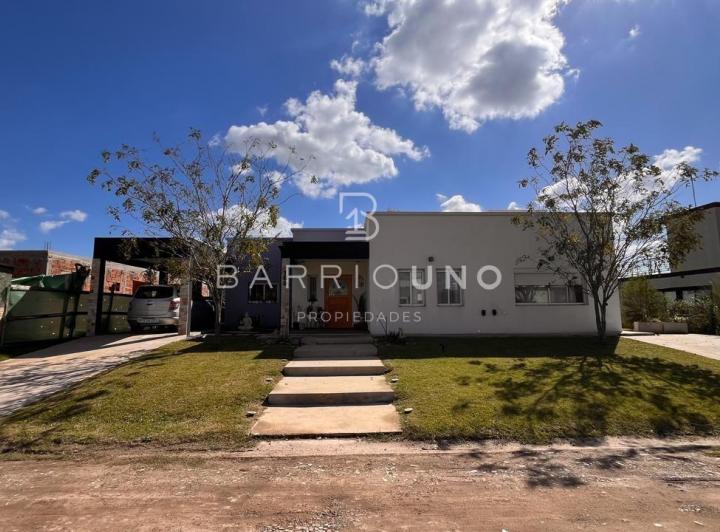 Casa · 160m² · 5 Ambientes · 2 Cocheras