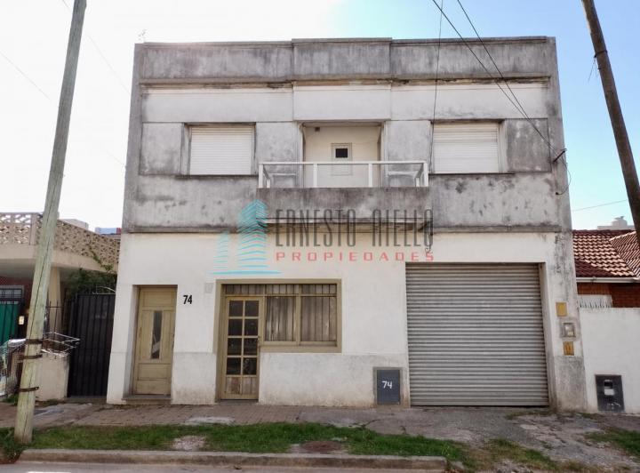 Casa · 225m² · 5 Ambientes · 3 Cocheras