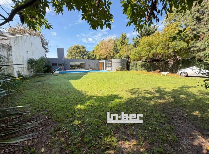 Casa · 200m² · 6 Ambientes