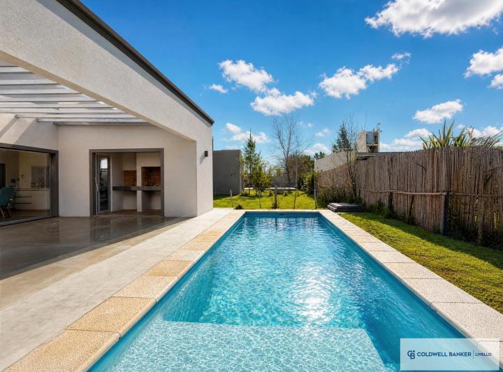 Casa · 95m² · 3 Ambientes · 2 Cocheras