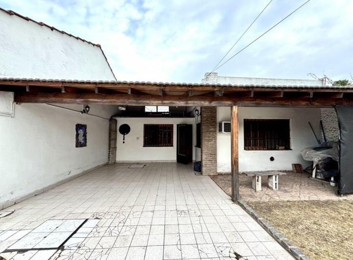 Casa · 160m² · 3 Ambientes · 2 Cocheras