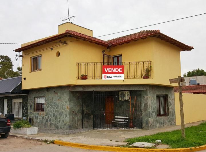 Casa · 170m² · 3 Dormitorios · 1 Cochera