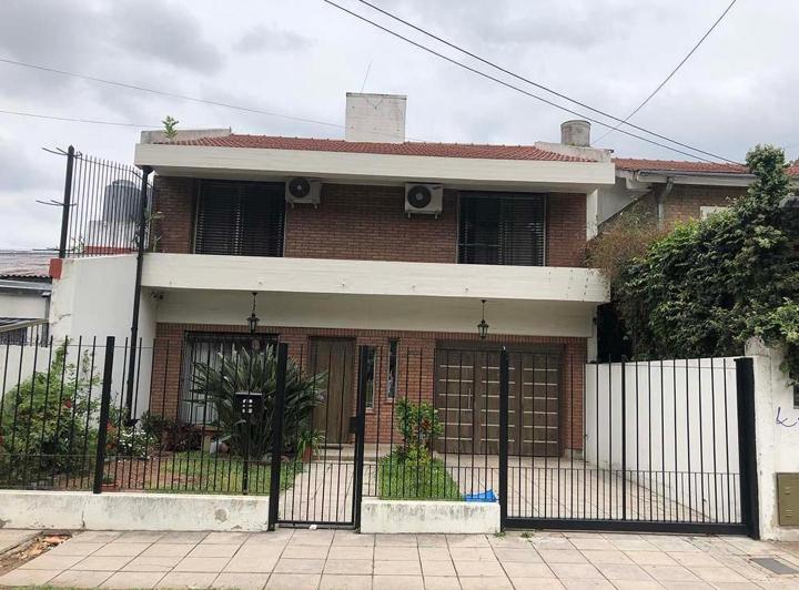 Casa · 153m² · 4 Ambientes · 1 Cochera