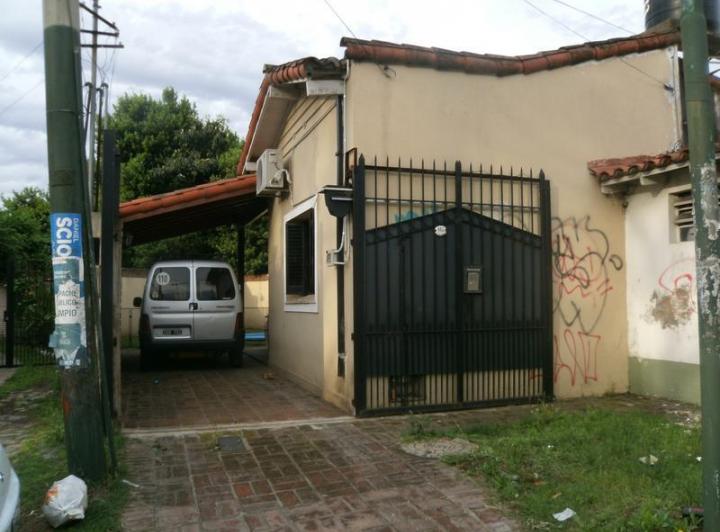 Casa · 80m² · 4 Ambientes · 20 Cocheras