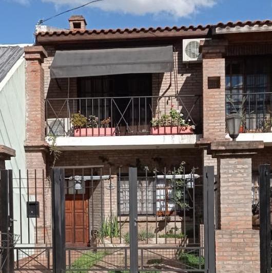 Casa · 123m² · 4 Ambientes · 1 Cochera