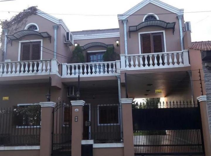 Casa · 160m² · 3 Dormitorios · 1 Cochera