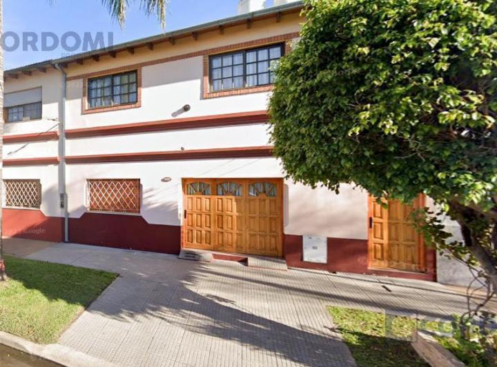 Casa · 180m² · 4 Ambientes · 1 Cochera