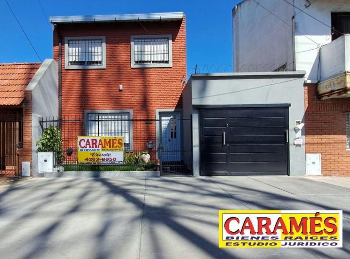 Casa · 160m² · 4 Ambientes · 3 Cocheras