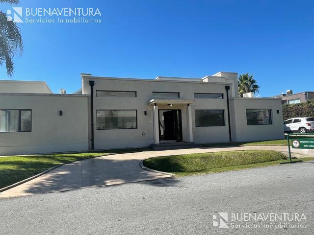Casa · 213m² · 3 Dormitorios