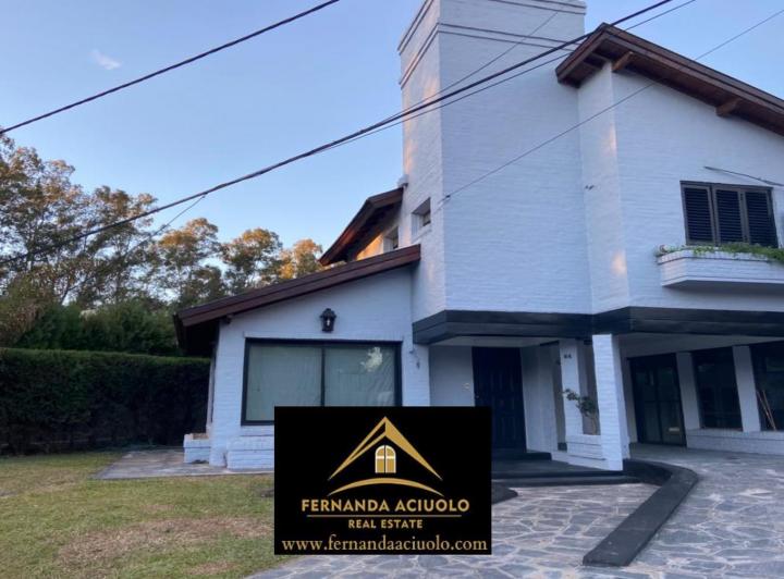Casa · 140m² · 4 Ambientes · 1 Cochera
