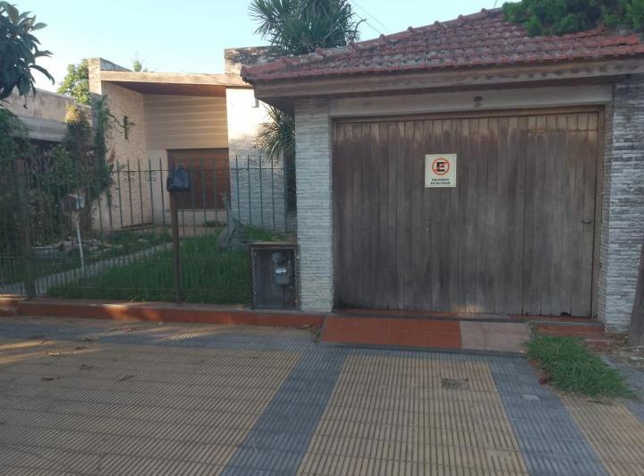 Casa · 170m² · 4 Ambientes · 1 Cochera