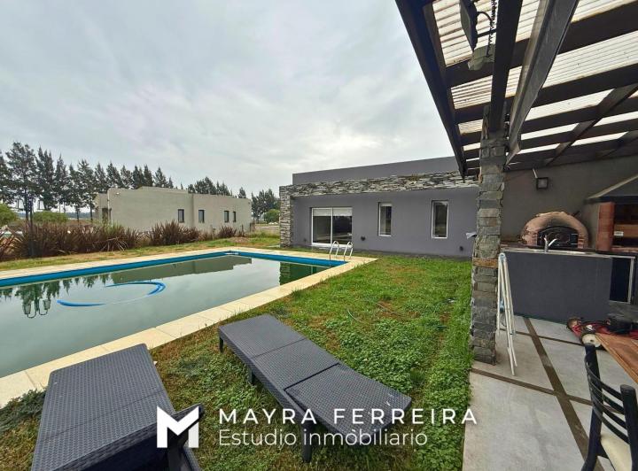 Casa · 200m² · 4 Ambientes · 4 Cocheras