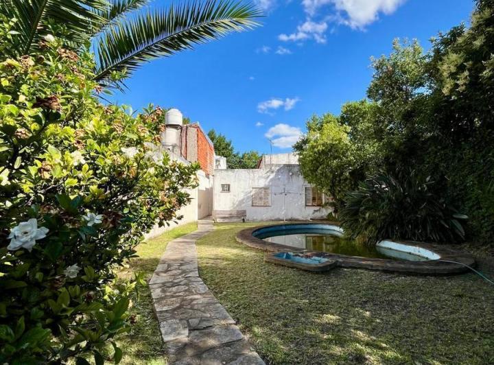 Casa · 435m² · 6 Ambientes · 1 Cochera