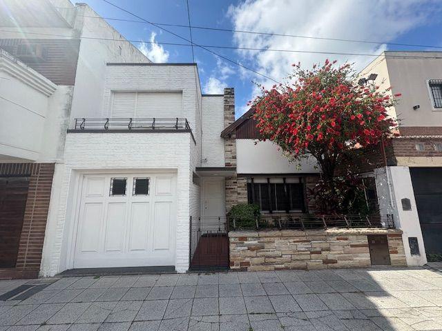 Casa · 120m² · 4 Ambientes · 1 Cochera