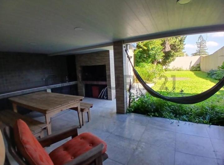 Casa · 120m² · 5 Ambientes · 3 Cocheras