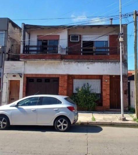 Casa · 95m² · 4 Ambientes · 1 Cochera