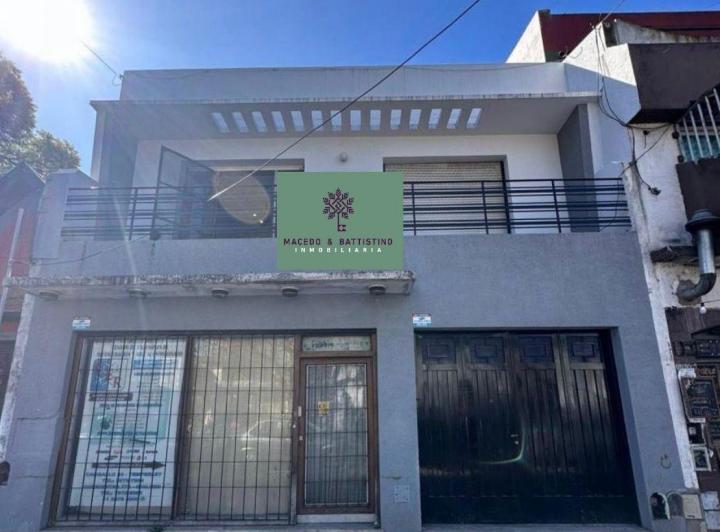 Casa · 180m² · 4 Ambientes · 1 Cochera