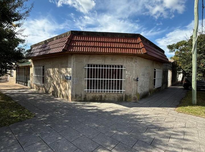 Casa · 120m² · 4 Ambientes · 2 Cocheras