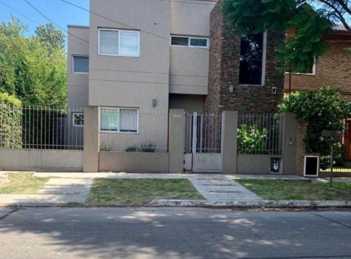 Casa · 198m² · 4 Ambientes · 1 Cochera