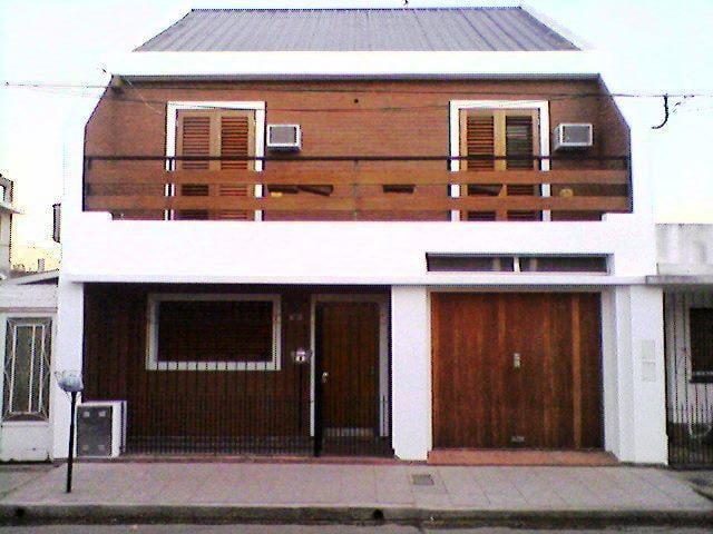 Casa · 210m² · 4 Ambientes · 1 Cochera