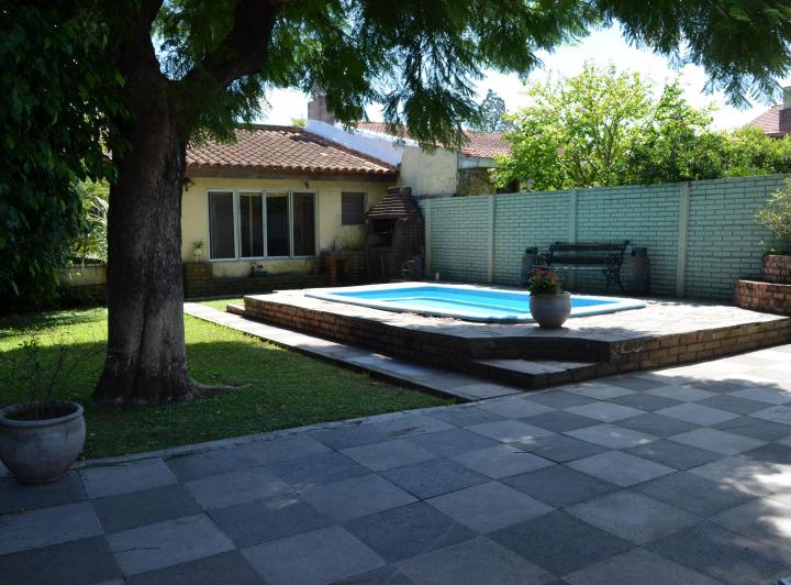 Casa · 150m² · 4 Ambientes · 2 Cocheras