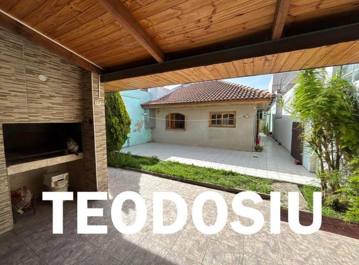 Casa · 70m² · 3 Ambientes · 2 Cocheras
