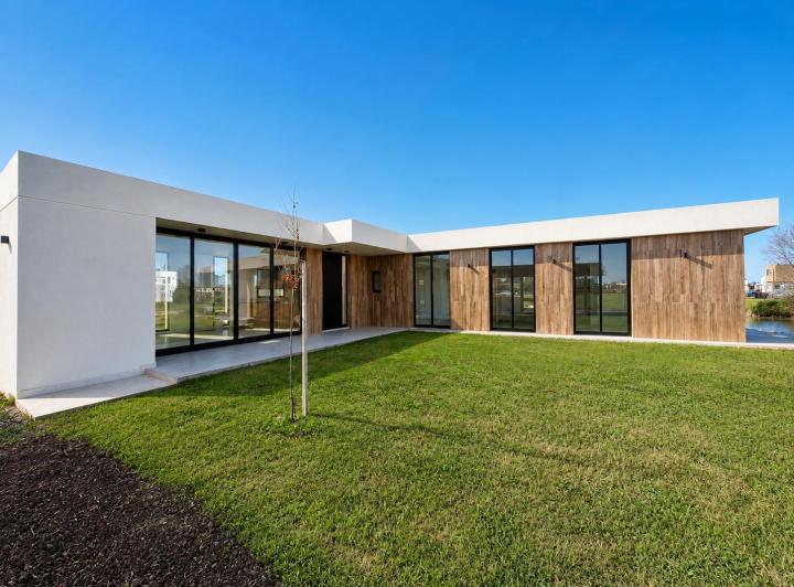 Casa · 186m² · 4 Ambientes · 2 Cocheras