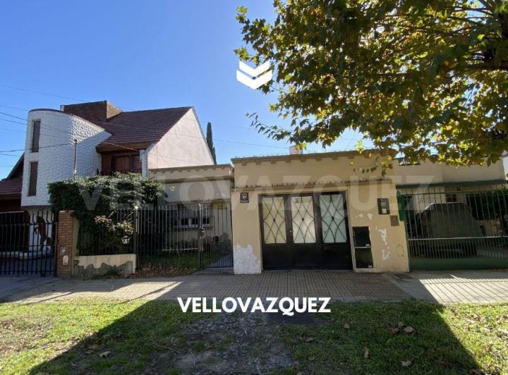 Casa · 200m² · 9 Ambientes · 1 Cochera