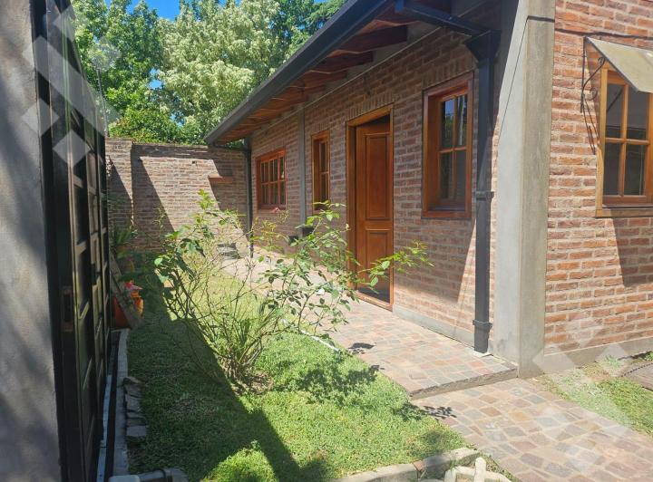 Casa · 178m² · 4 Ambientes · 2 Cocheras