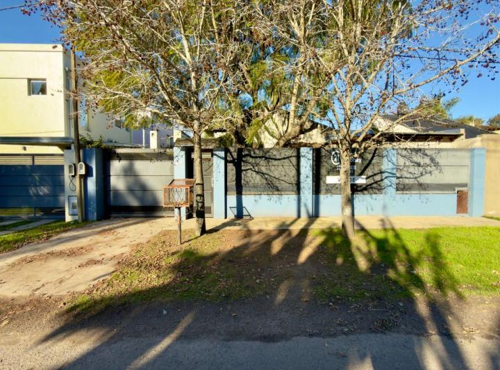 Casa · 160m² · 7 Ambientes · 4 Cocheras