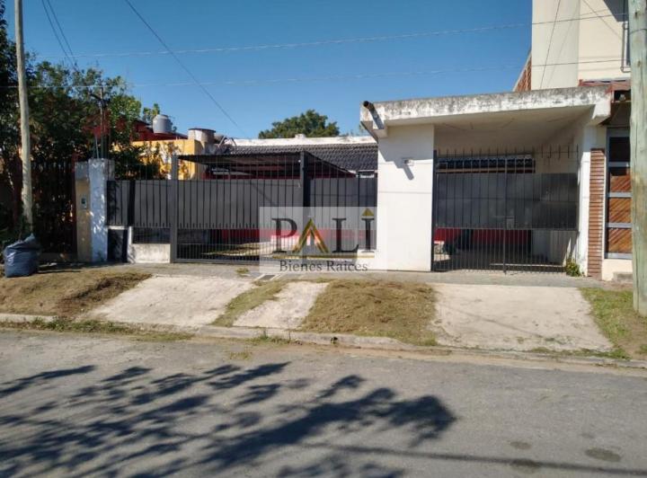 Casa · 110m² · 4 Ambientes · 2 Cocheras