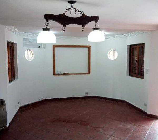 Casa · 200m² · 5 Ambientes · 2 Cocheras