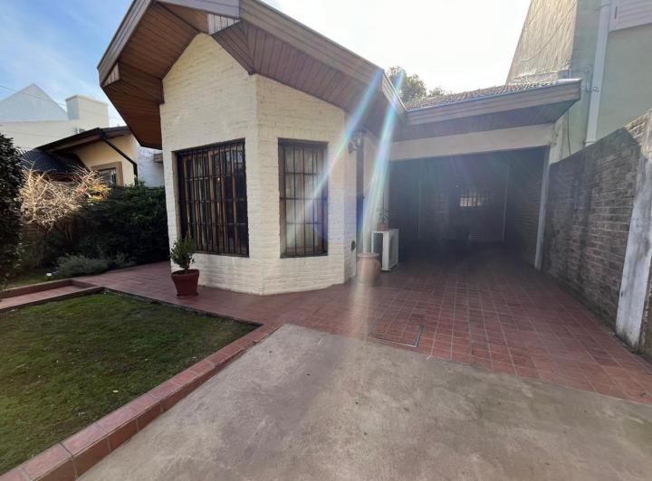 Casa · 124m² · 3 Ambientes · 2 Cocheras
