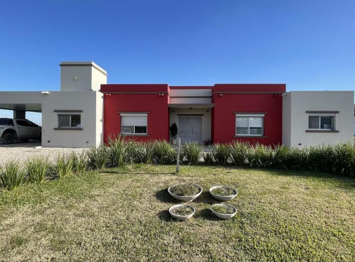Casa · 195m² · 7 Ambientes · 2 Cocheras