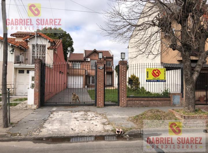 Casa · 110m² · 5 Ambientes · 2 Cocheras