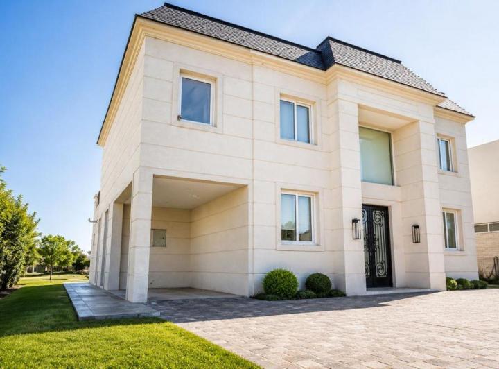 Casa · 275m² · 4 Ambientes