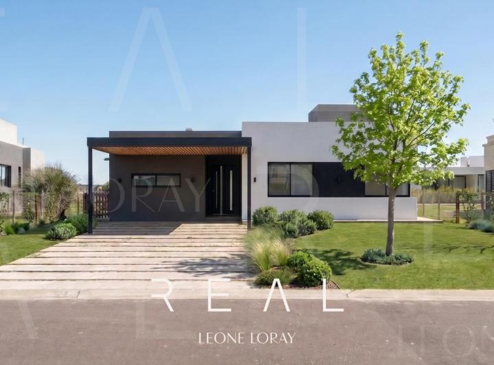 Casa · 148m² · 4 Ambientes · 2 Cocheras