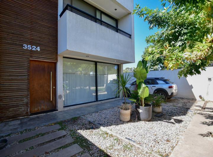 Casa · 98m² · 4 Ambientes · 2 Cocheras
