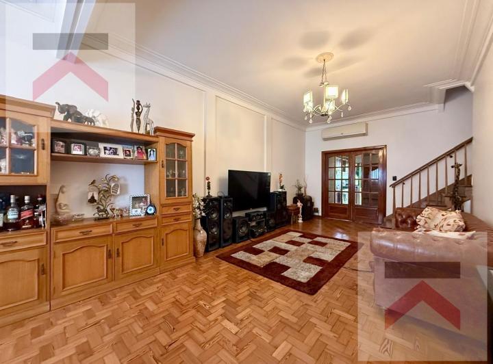 Casa · 185m² · 4 Ambientes · 1 Cochera
