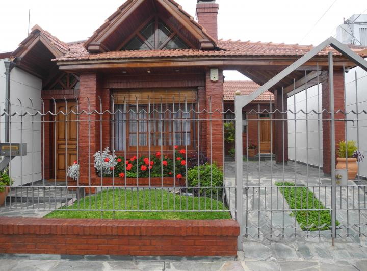 Casa · 150m² · 5 Ambientes · 1 Cochera