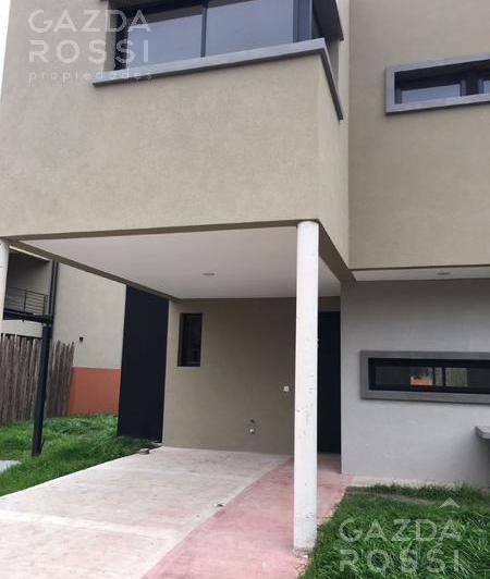 Casa · 107m² · 4 Ambientes · 1 Cochera