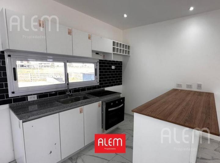 Casa · 165m² · 4 Ambientes · 1 Cochera