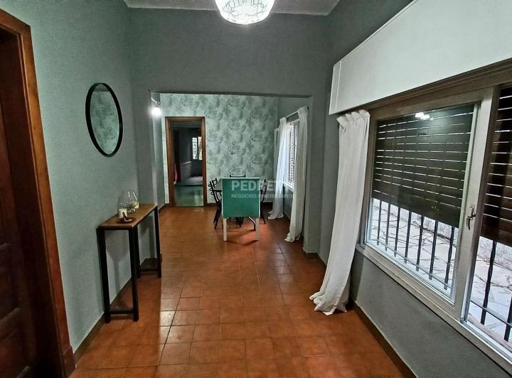 Casa · 140m² · 4 Ambientes · 3 Cocheras