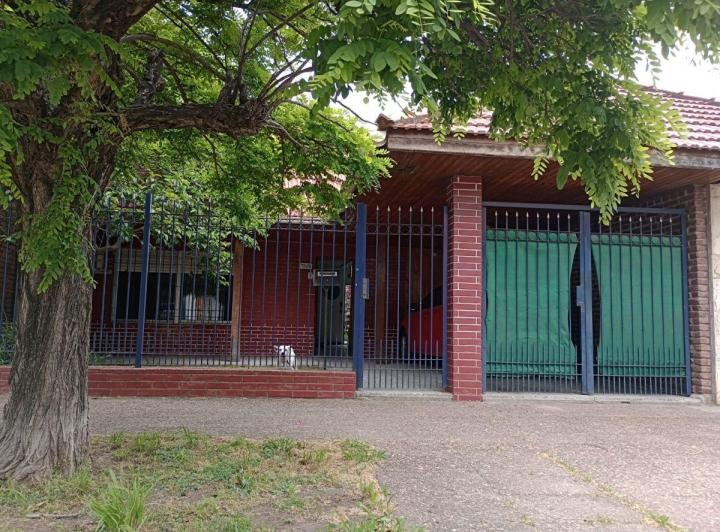 Casa · 170m² · 3 Ambientes · 1 Cochera