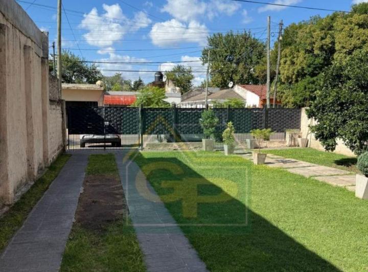 Casa · 100m² · 6 Ambientes · 1 Cochera